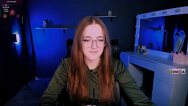 luna berryy online show from 03/11/25, 02:42