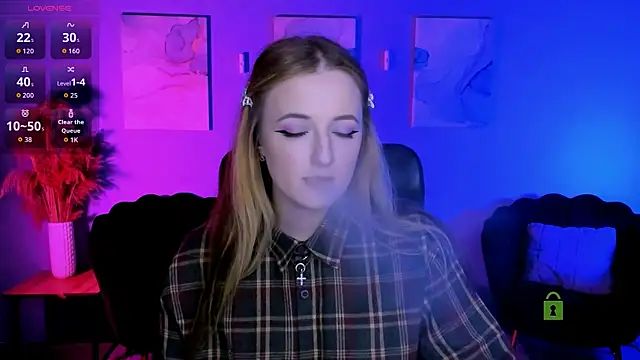 luna berryy online show from 04/01/26, 08:06