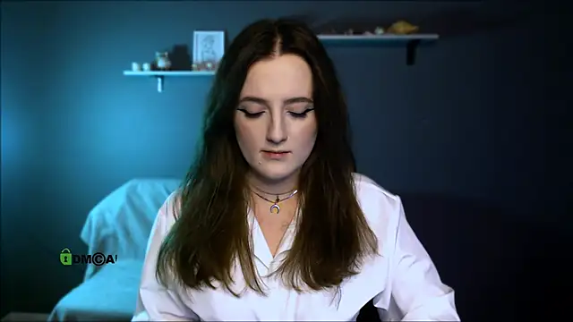 luna berryy online show from 11/10/25, 08:25