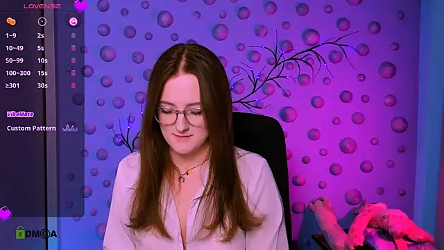 luna berryy online show from 12/16/25, 09:41