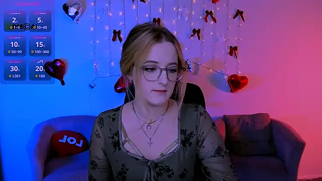 luna berryy online show from 04/15/26, 07:18