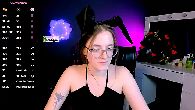 luna berryy online show from 02/22/25, 02:39