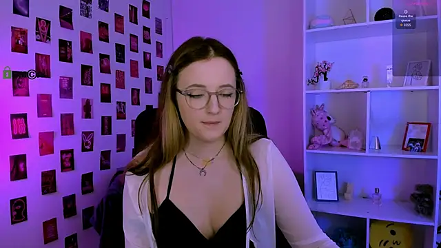 luna berryy online show from 07/21/26, 06:53
