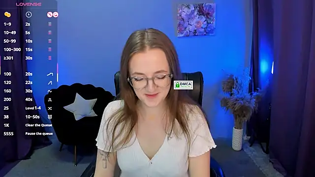 luna berryy online show from 02/22/25, 08:09