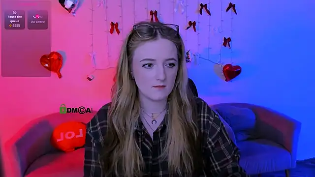 luna berryy online show from 04/11/26, 07:17