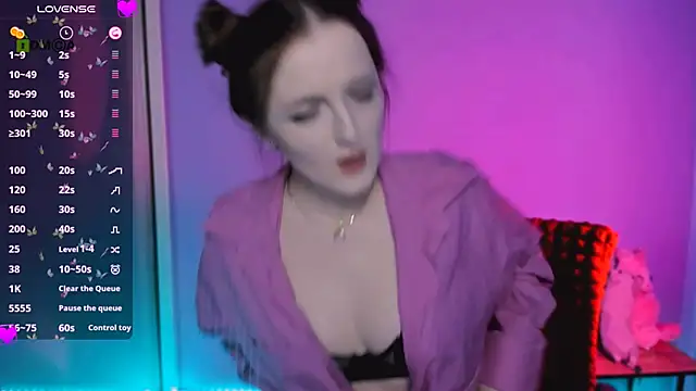 luna berryy online show from 11/22/25, 08:51