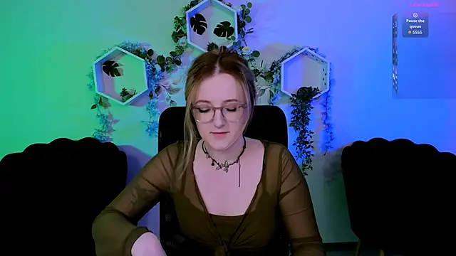 luna berryy online show from 06/14/26, 06:53