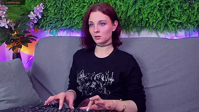 AprilAvery online show from 03/18/25, 07:22