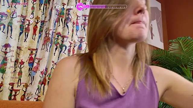 Snapshot of Chloe_princesss chatting on 11/25/25, 05:41 Chloe princesss online show from 11/25/25, 05:41