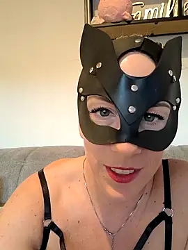 Secret couple  online show from 10/29/25, 03:22