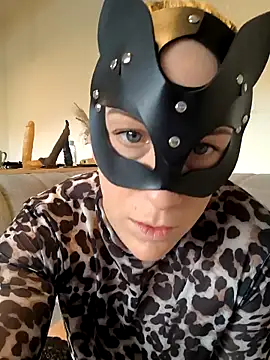 Secret couple  online show from 11/09/25, 11:03