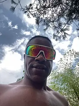 Snapshot of ElNegroRony chatting on 02/07/25, 03:52 ElNegroRony online show from 02/07/25, 03:52