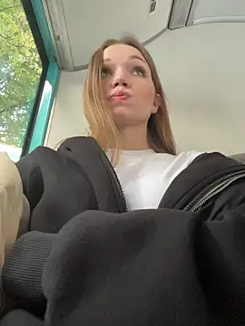 KitteCat online show from 10/03/25, 02:07