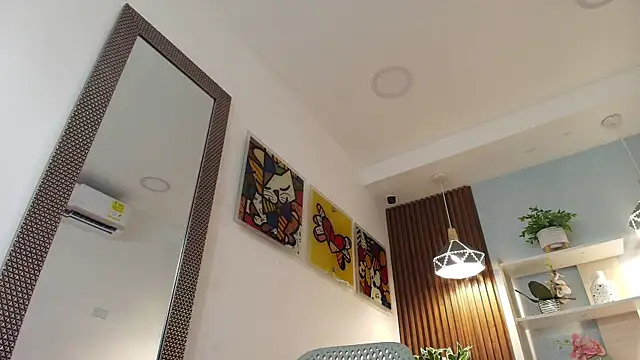 Sharlotte Milk online show from 12/04/25, 06:07