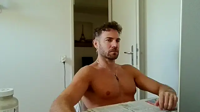 Snapshot of alpha-hunk chatting on 05/28/26, 08:44 alpha-hunk online show from 05/28/26, 08:44