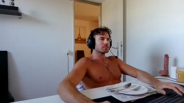 Snapshot of alpha-hunk chatting on 04/30/26, 03:19 alpha-hunk online show from 04/30/26, 03:19