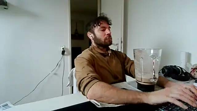 Snapshot of alpha-hunk chatting on 01/09/26, 11:06 alpha-hunk online show from 01/09/26, 11:06