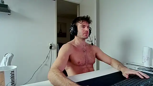 Snapshot of alpha-hunk chatting on 01/18/26, 09:56 alpha-hunk online show from 01/18/26, 09:56