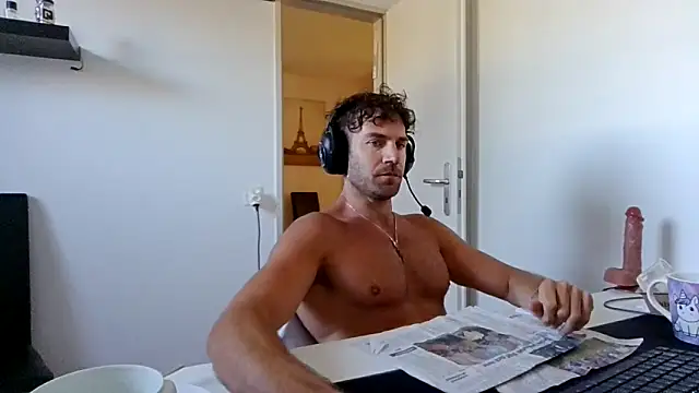 Snapshot of alpha-hunk chatting on 05/01/26, 02:00 alpha-hunk online show from 05/01/26, 02:00