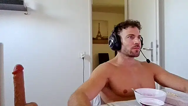 Snapshot of alpha-hunk chatting on 05/25/26, 10:47 alpha-hunk online show from 05/25/26, 10:47