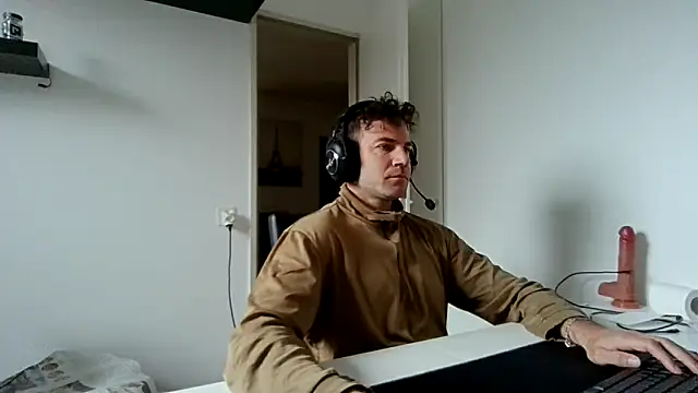 alpha-hunk online show from 03/29/26, 09:22