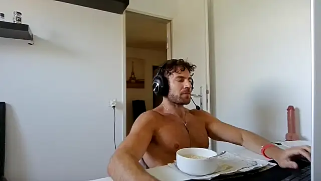 Snapshot of alpha-hunk chatting on 05/08/26, 10:30 alpha-hunk online show from 05/08/26, 10:30