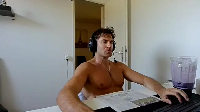 Snapshot of alpha-hunk chatting on 04/25/26, 10:18 alpha-hunk online show from 04/25/26, 10:18
