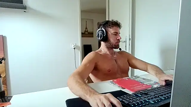 Snapshot of alpha-hunk chatting on 06/12/26, 10:02 alpha-hunk online show from 06/12/26, 10:02