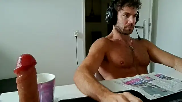 Snapshot of alpha-hunk chatting on 05/12/26, 08:54 alpha-hunk online show from 05/12/26, 08:54