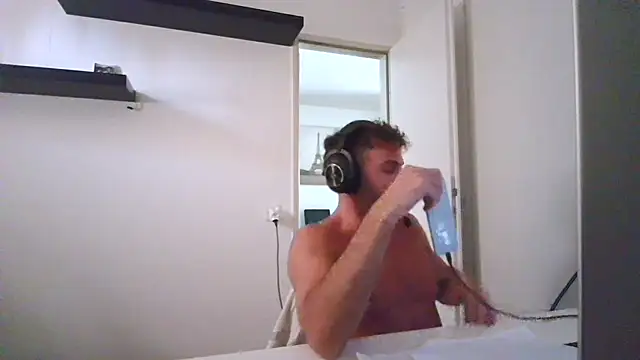 Snapshot of alpha-hunk chatting on 07/15/26, 01:07 alpha-hunk online show from 07/15/26, 01:07