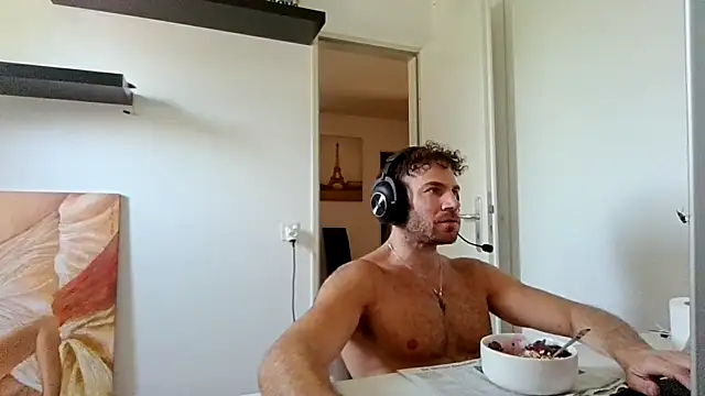 Snapshot of alpha-hunk chatting on 06/29/26, 10:37 alpha-hunk online show from 06/29/26, 10:37