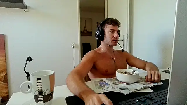 Snapshot of alpha-hunk chatting on 06/18/26, 08:57 alpha-hunk online show from 06/18/26, 08:57