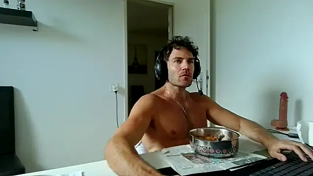 Snapshot of alpha-hunk chatting on 04/29/26, 10:19 alpha-hunk online show from 04/29/26, 10:19
