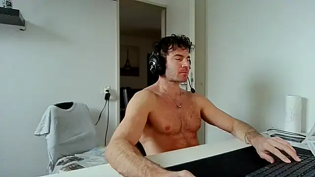 Snapshot of alpha-hunk chatting on 01/16/26, 09:46 alpha-hunk online show from 01/16/26, 09:46