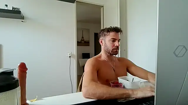 Snapshot of alpha-hunk chatting on 05/31/26, 08:20 alpha-hunk online show from 05/31/26, 08:20