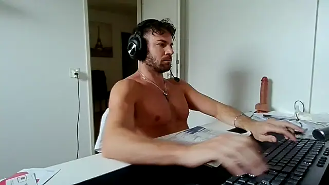 alpha-hunk online show from 03/11/26, 02:22