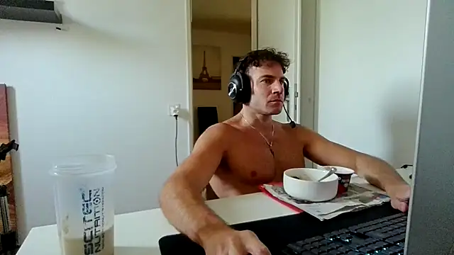 Snapshot of alpha-hunk chatting on 06/16/26, 10:26 alpha-hunk online show from 06/16/26, 10:26