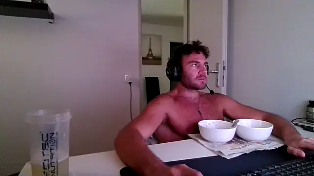 Snapshot of alpha-hunk chatting on 06/26/26, 10:32 alpha-hunk online show from 06/26/26, 10:32
