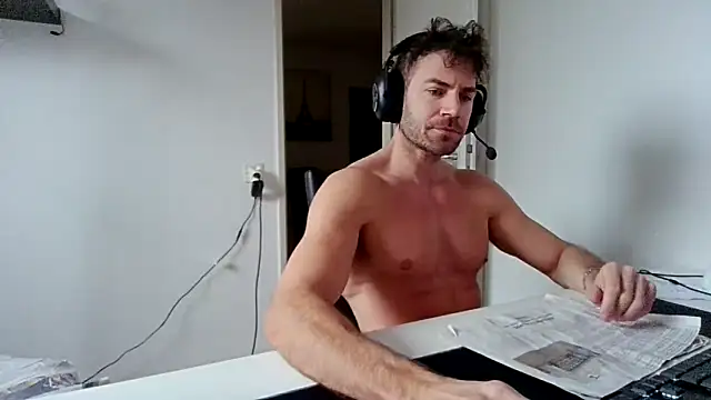 alpha-hunk online show from 12/14/25, 10:43