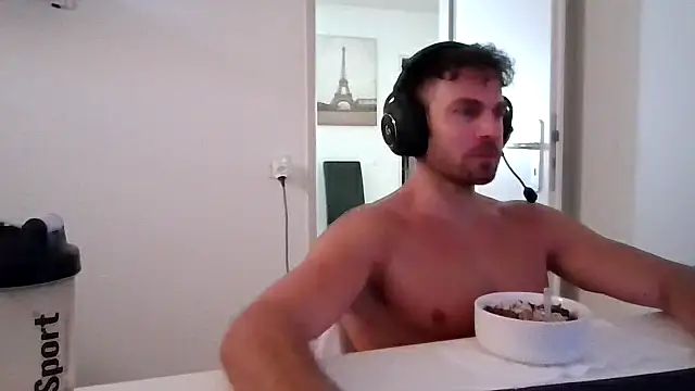 Snapshot of alpha-hunk chatting on 07/06/26, 10:22 alpha-hunk online show from 07/06/26, 10:22
