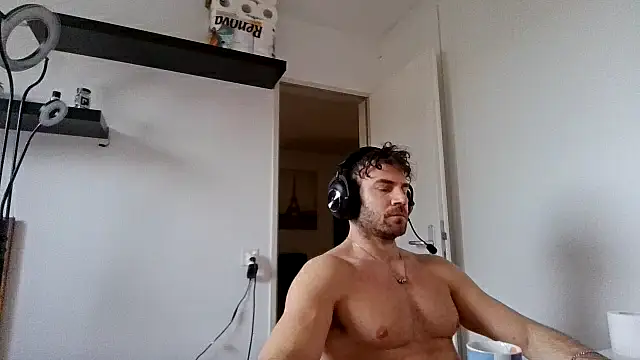 alpha-hunk online show from 12/18/25, 01:15