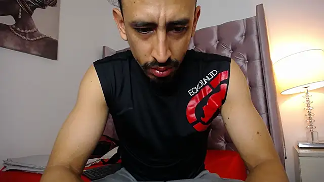 Snapshot of Sr_Magnus_ chatting on 10/29/25, 07:07 Sr Magnus online show from 10/29/25, 07:07