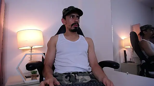 Snapshot of Sr_Magnus_ chatting on 10/01/25, 06:18 Sr Magnus online show from 10/01/25, 06:18