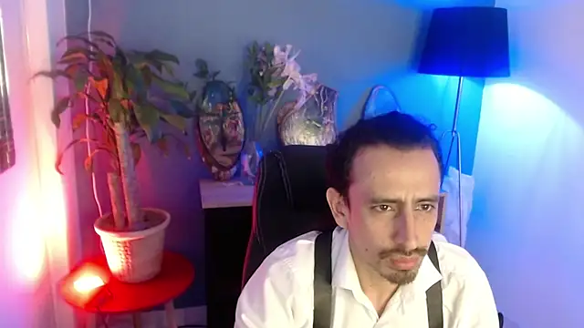 Snapshot of Sr_Magnus_ chatting on 03/21/25, 04:06 Sr Magnus online show from 03/21/25, 04:06