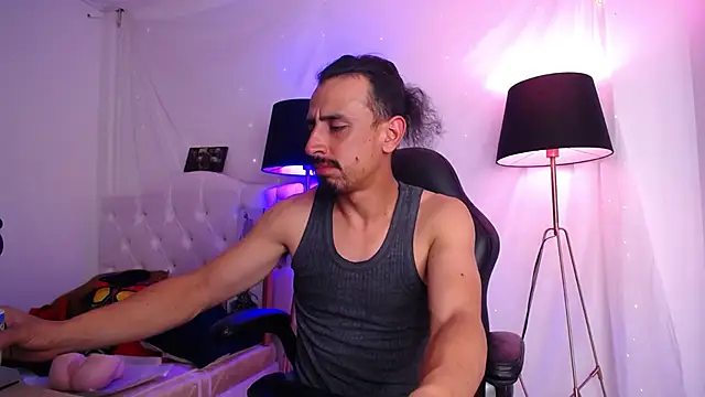 Sr Magnus  online show from 02/05/26, 04:08