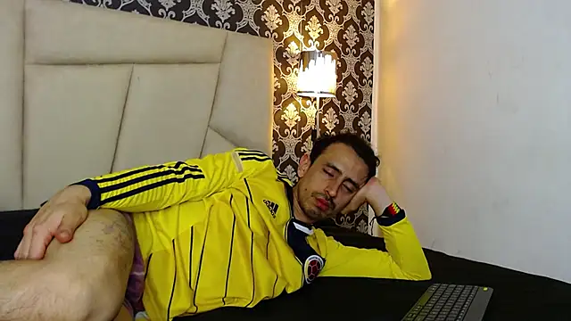 Snapshot of Sr_Magnus_ chatting on 03/11/25, 10:51 Sr Magnus online show from 03/11/25, 10:51