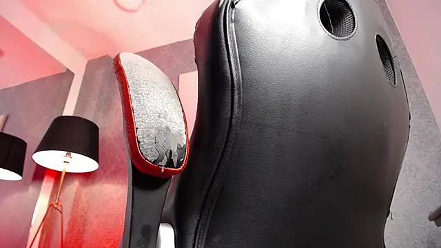 Snapshot of Sr_Magnus_ chatting on 03/10/25, 07:00 Sr Magnus online show from 03/10/25, 07:00