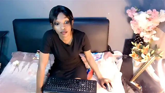 Snapshot of Ebonypreciousx chatting on 09/19/25, 10:19 Ebonypreciousx online show from 09/19/25, 10:19