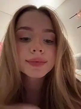 SIlviaBeyt online show from 04/15/26, 08:42