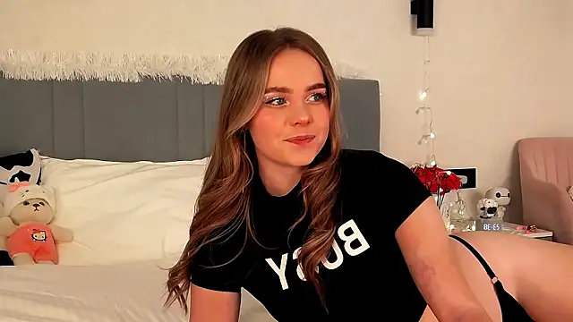 SIlviaBeyt online show from 10/29/25, 08:41